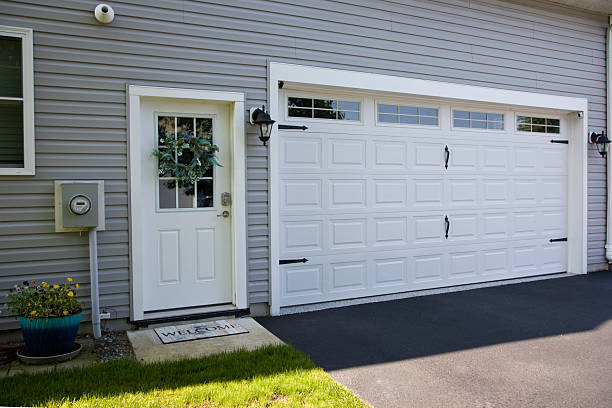 24/7 Emergency Garage Door Panel Replacement experts in Logan, IA
